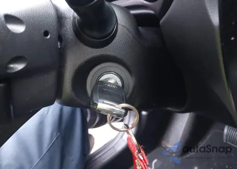 2016 Kia Soul z USA, uszkodzony, nr VIN KNDJN2A22G7402976